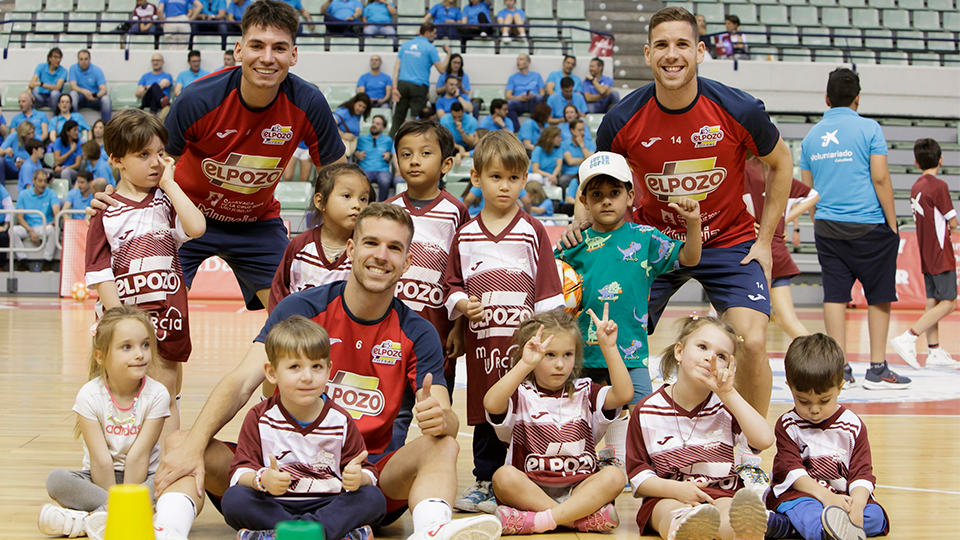 Los jugadores de ElPozo Murcia Costa Cálida, en el entrenamiento solidario