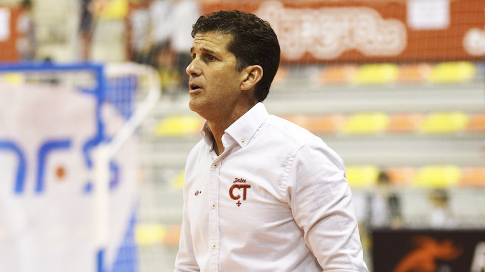 Duda, entrenador del Jimbee Cartagena, durante un partido