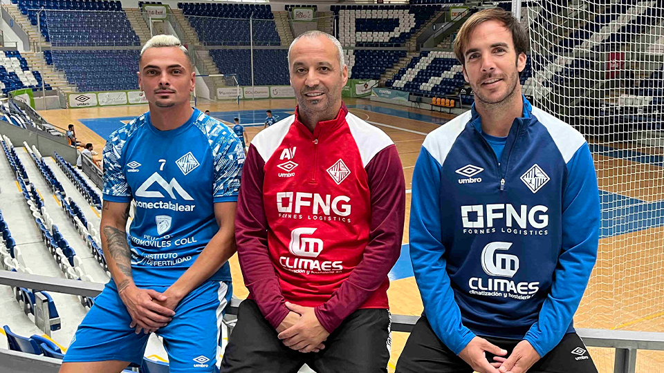 Antonio Vadillo, entrenador de Mallorca Palma Futsal, junto a los jugadores Mancuso y Carlos Barrón
