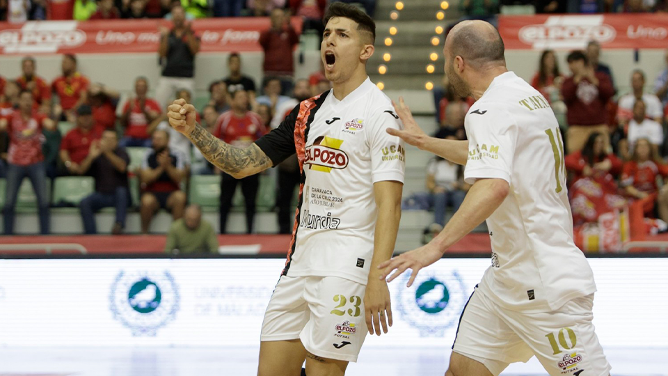 Darío Gil, nuevo jugador de Jimbee Cartagena, celebrando un gol con ElPozo