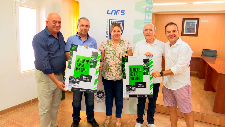 Acto de Presentación del Trofeo Noche del Vino, en el Ayuntamiento de Cómpeta