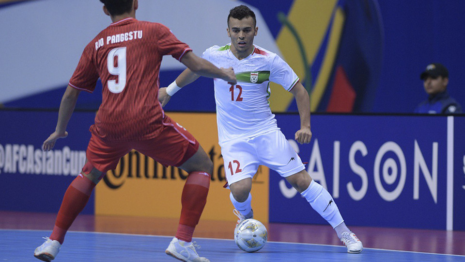 Salar, en un partido con la selección de Irán