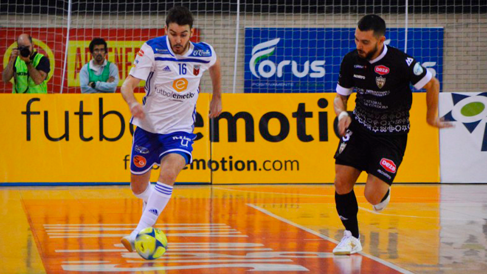 Javi Alonso, jugando en la LNFS con el Sala 10 Zaragoza