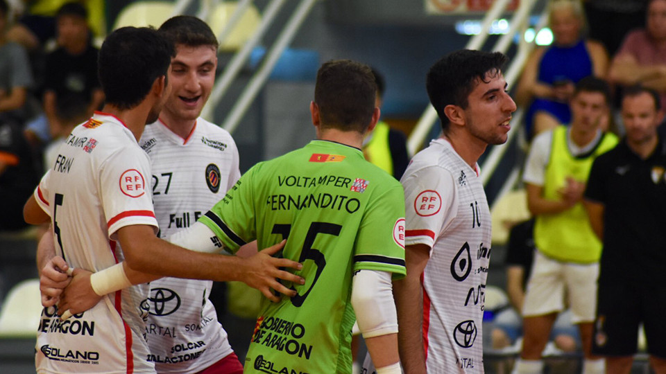 Los jugadores del Full Energía Zaragoza celebran un gol (Fotografía: Sandra Valero)