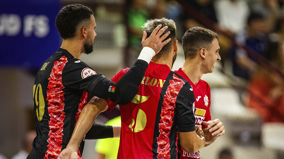 Los jugadores de ElPozo Murcia Costa Cálida celebran un gol