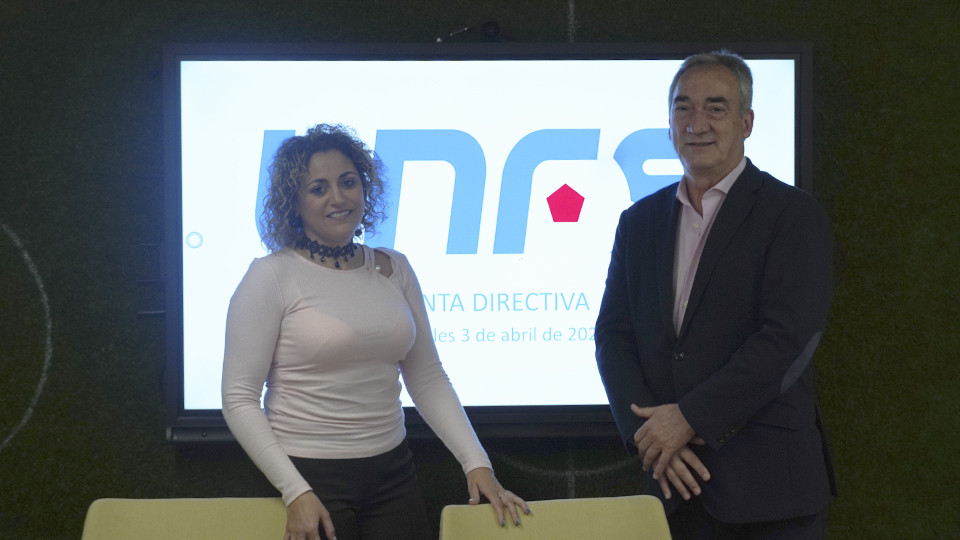 Beatriz Álvarez, presidenta de la Liga F, y Javier Lozano, presidente de la LNFS, previo a la Junta Directiva de la LNFS