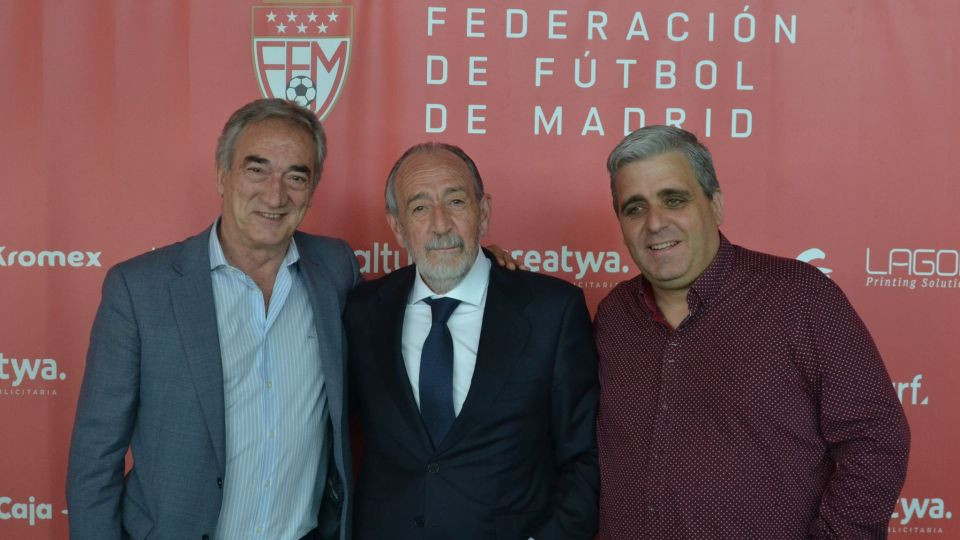 Javier Lozano, Paco Díez y Enrique Panadero en la Ciudad del Fútbol de la RFEF en Las Rozas