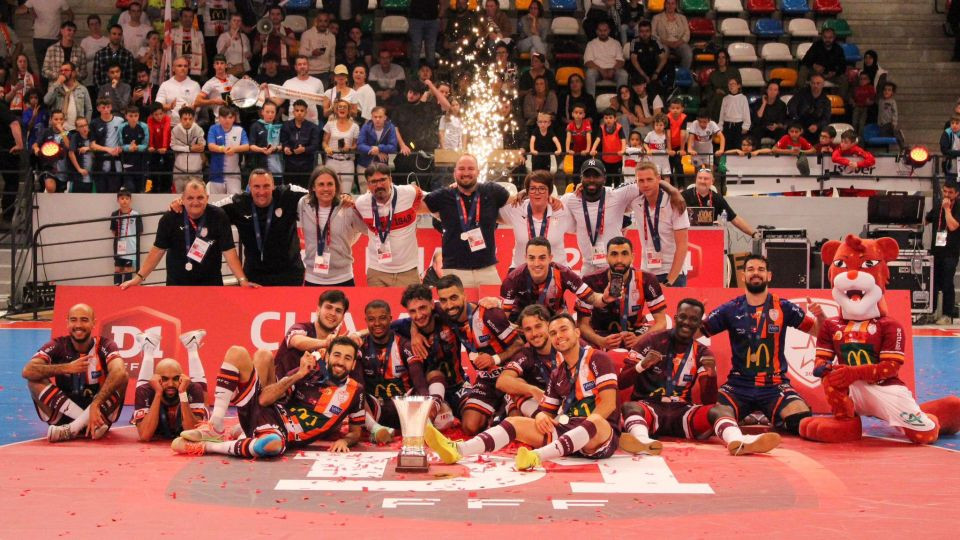 El Etoile Lavalloise ganó la Liga y la Copa por segunda temporada consecutiva