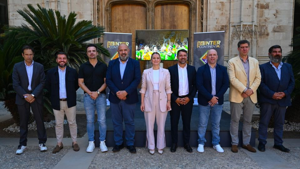 Presentación de la Copa Intercontinental en el Consolat de Mar, sede del gobierno regional