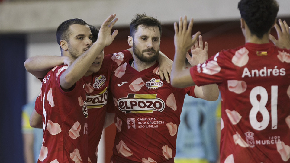 Los jugadores de ElPozo Murcia Costa Cálida celebran un gol (Fotografía: Pascu Méndez)