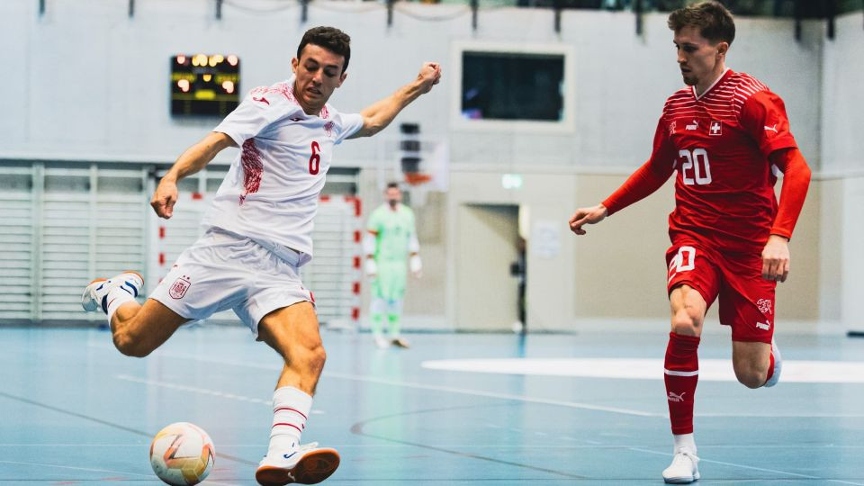 Gonzalo Castejón en un partido con la Selección española ante Suiza. RFEF