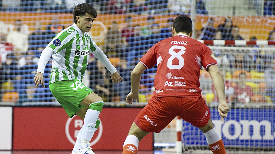 El Jimbee Cartagena Costa Cálida revalida la Supercopa en una vibrante final ante un combativo Real Betis Futsal