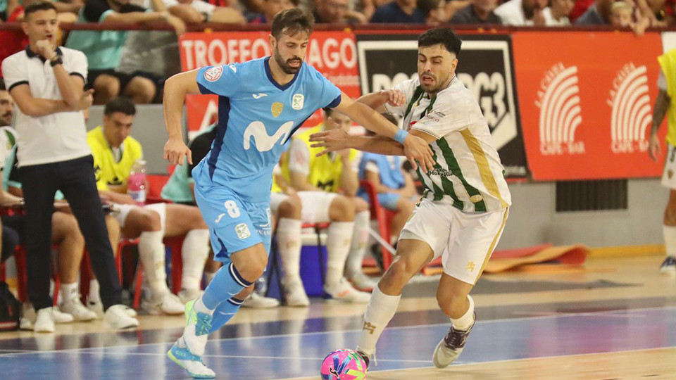 Raya, de Movistar Inter, ante Nicolás, del Córdoba Patrimonio