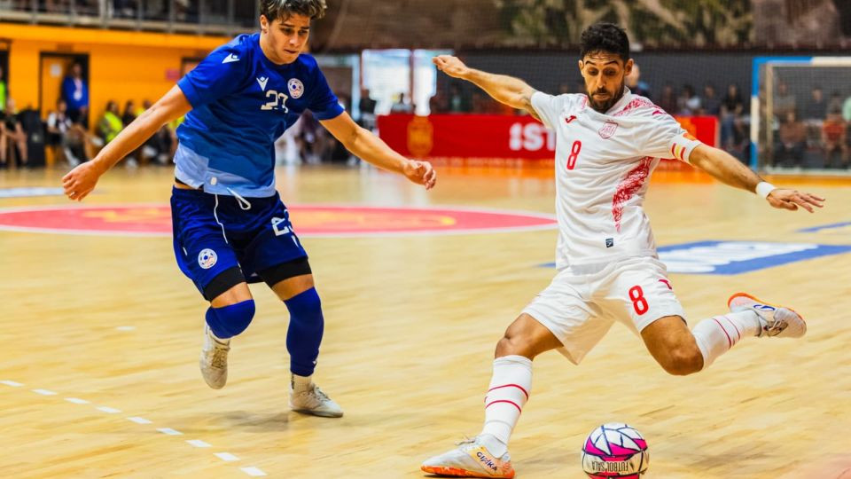 Adolfo alcanzó su centenario con la camiseta de la Selección Española. RFEF