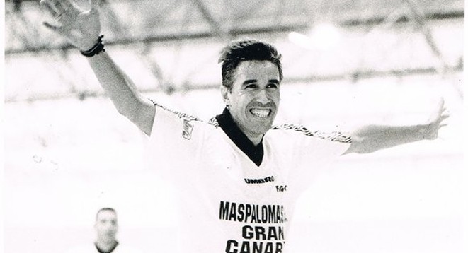 Martín tiene el récord de goles marcados en una temporada en la LNFS. 77 en la 93/94