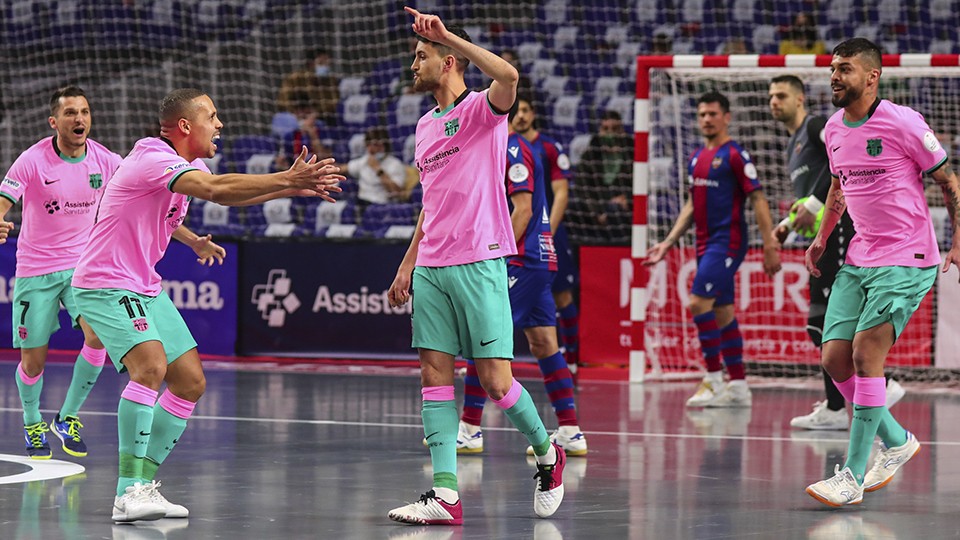 André Coelho, del Barça, celebra un gol