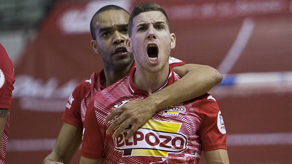 Fernando, jugador de ElPozo Murcia Costa Cálida, celebra un gol