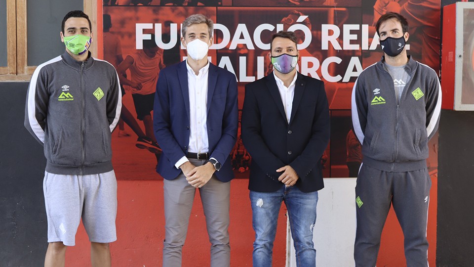 El Palma Futsal colabora con la campaña de recogida de alimentos del RCD Mallorca