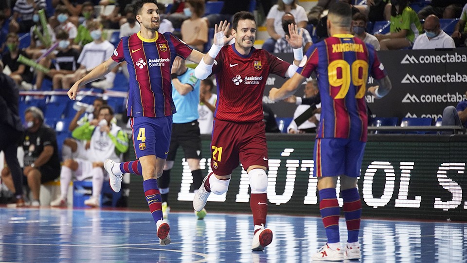 Los jugadores del Barça celebran un gol.