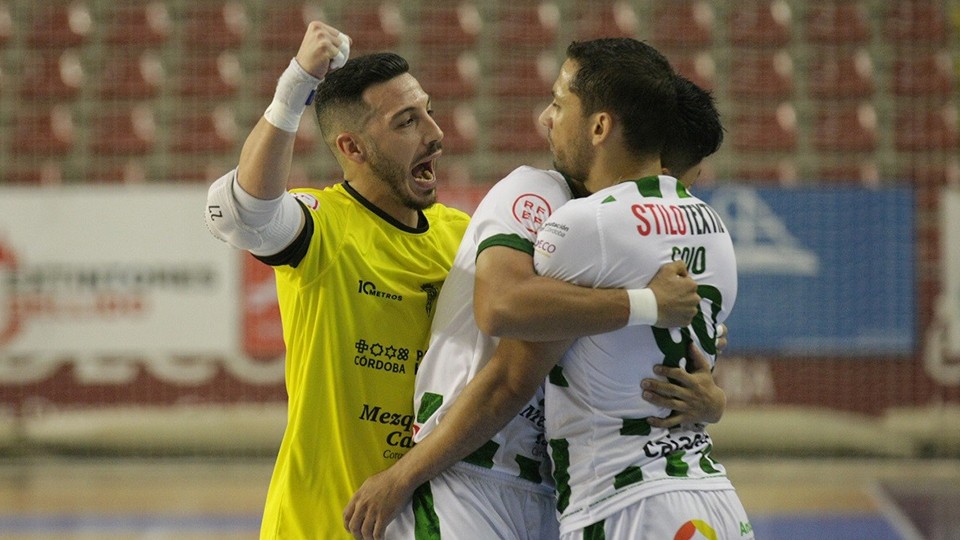 Los jugadores de Córdoba Patrimonio celebran un gol.