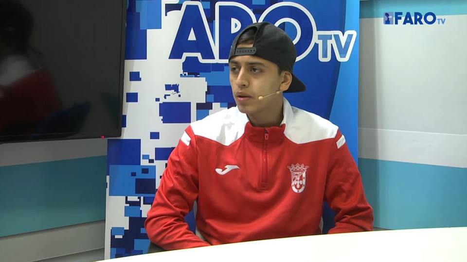 Alvarado, jugador de la Unión África Ceutí, durante una entrevista.