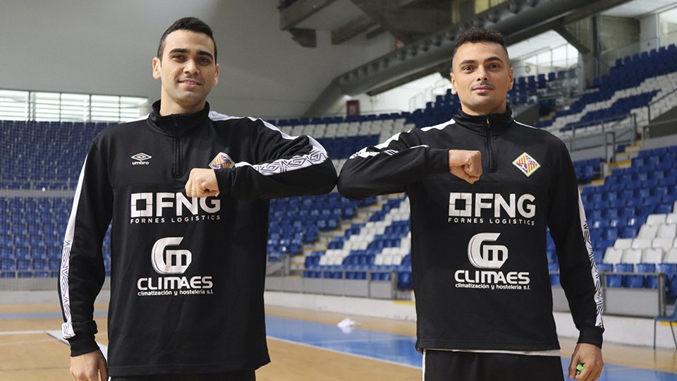 Tomaz y Mancuso, jugadores del Palma Futsal, posan en Son Moix.