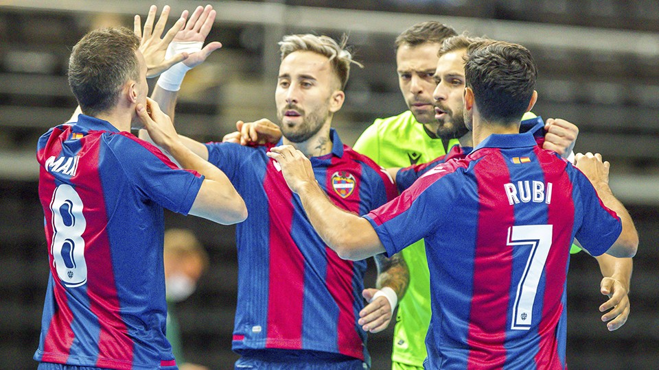 Los jugadores del Levante UD FS festejan un gol.