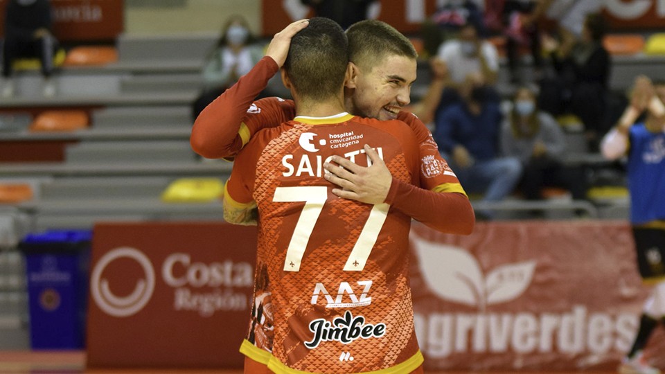 Mellado y Simi Saiotti celebran un gol del Jimbee Cartagena.
