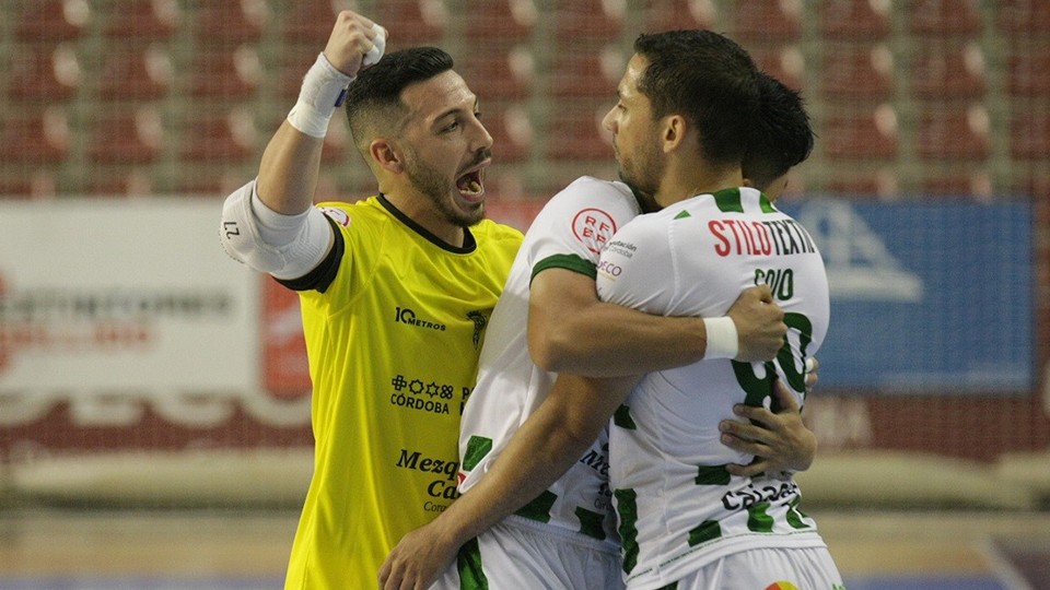 Los jugadores del Córdoba Patrimonio celebran un gol