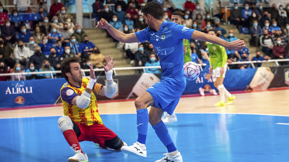 Carlos Barrón, del Palma Futsal, detiene un disparo (Fotografía: ACP-FSV)