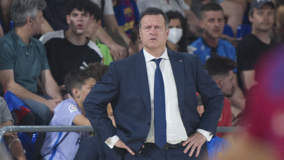 Jesús Velasco, entrenador del Barça, durante un encuentro.