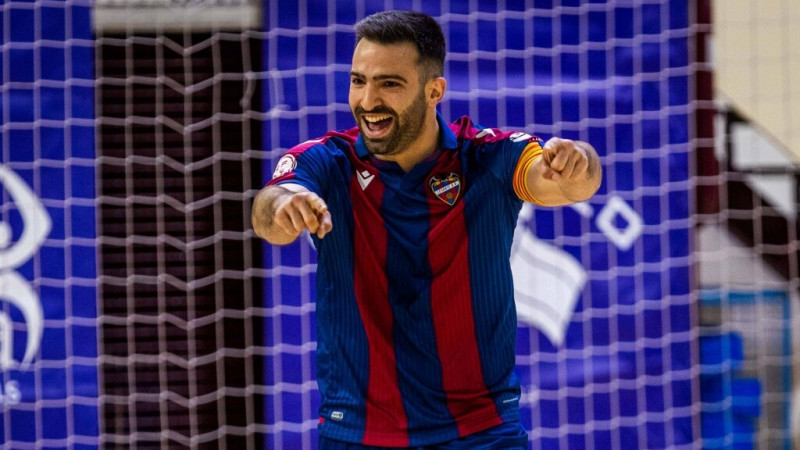 Pedro Toro celebra un gol con el Levante UD FS