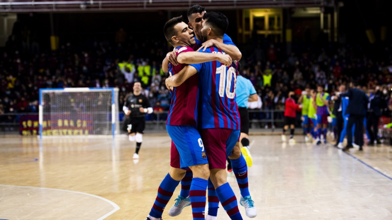 La plantilla del Barça celebra un gol en el Palau Blaugrana