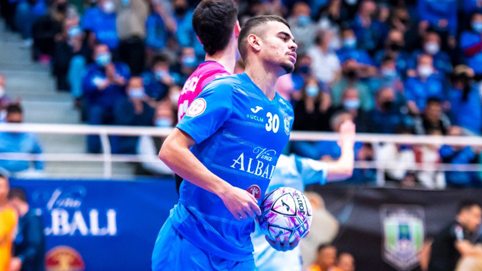 Gabriel Ribeiro durante un partido con el Viña Albali Valdepeñas. (Foto: ACP-FSV)