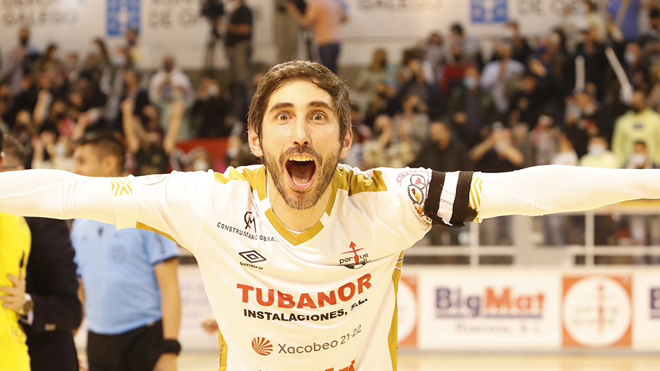 David Palmas celebra el Ascenso a Primera División del Noia Portus Apostoli.