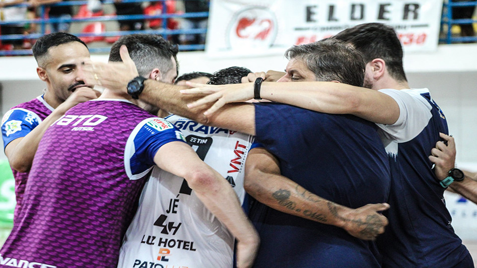 Pato Futsal celebra la clasificación para la final de la Copa do Brasil (Foto: Thiago Barros)