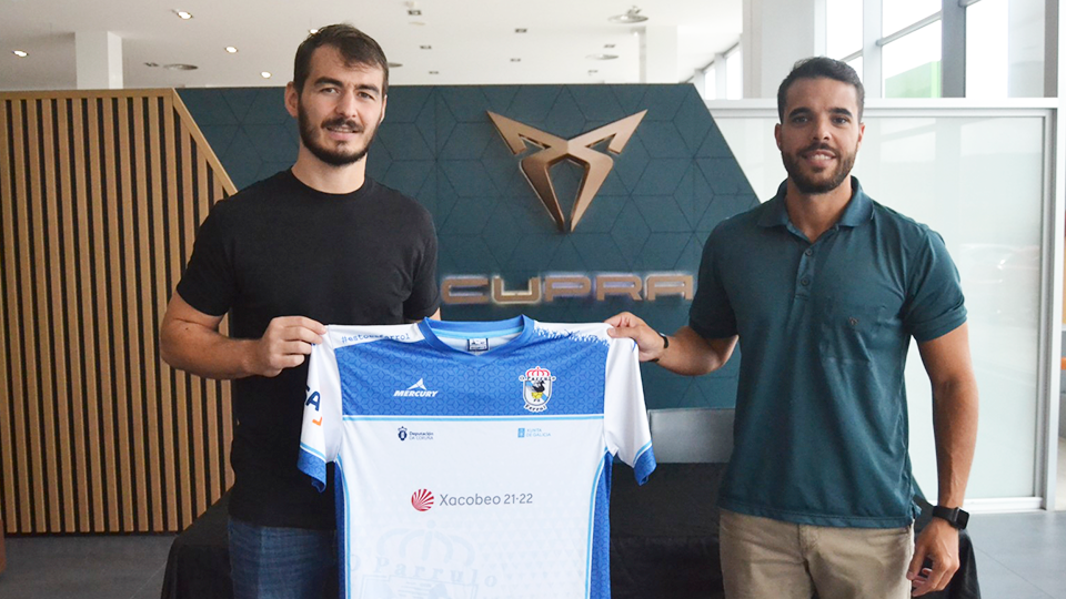 Coro, portero de O Parrulo Ferrol, junto a Hugo Díaz, CUPRA Master.