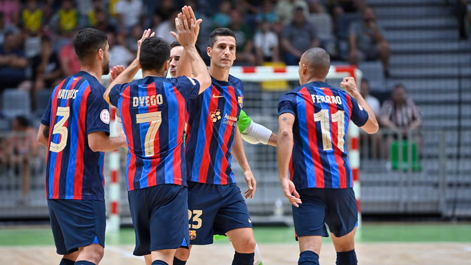 Los jugadores del Barça celebran un tanto. (Foto: Juanca Martos)