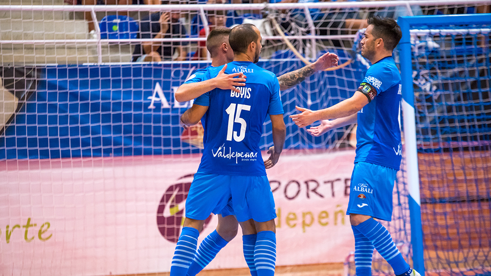 Los jugadores de Viña Albali Valdepeñas celebran un gol. (Foto: ACP-FSV)