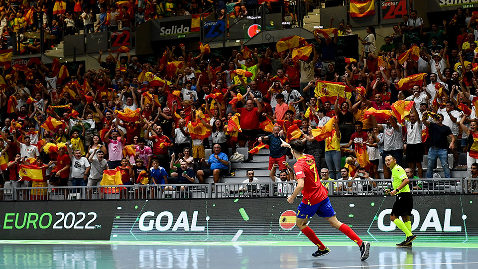 Pablo Ordóñez celebra un gol de España Sub-19