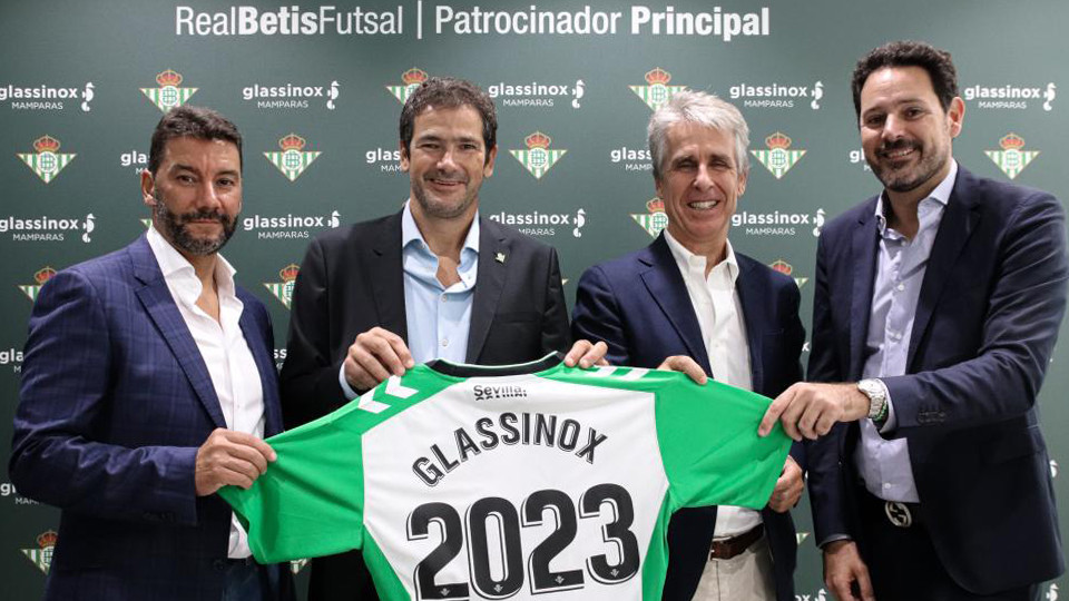 Real Betis Futsal presenta a Glassinox como patrocinador principal del primer equipo