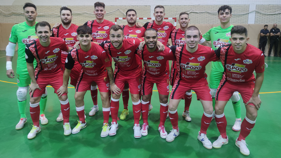 La plantilla de ElPozo Murcia Costa Cálida posa antes del inicio del encuentro.