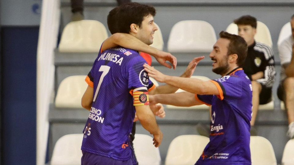 Los jugadores de Full Energía Zaragoza celebran un gol