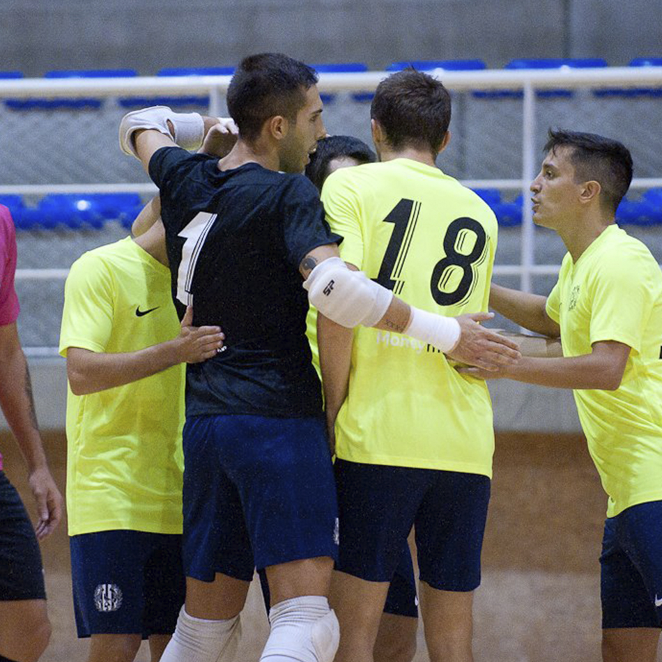 Equipo celebrando