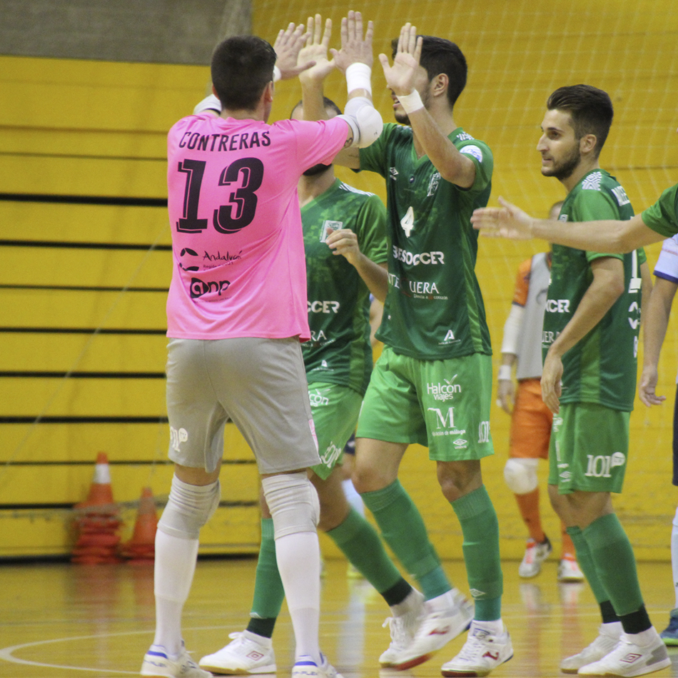 Equipo celebrando